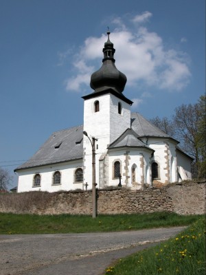 Staré Sedlo - kostel Nanebevzetí Panny Marie z&nbsp;období kolem roku 1300